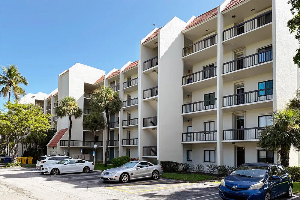3000 Presidential Way #Apt 106, West Palm Beach, FL 33401 - #1