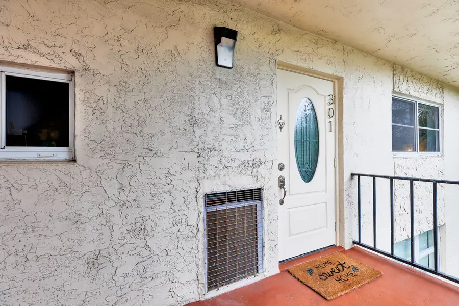 9500 N Hollybrook Lake Drive #301, Pembroke Pines, FL 33025 - #3