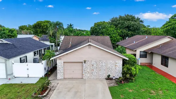 9811 SW 57th Street, Cooper City, FL 33328