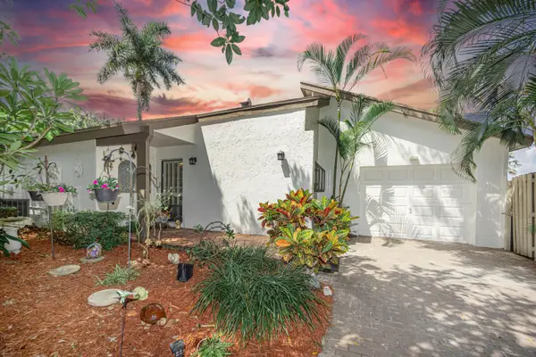 980 Rainberry Lake Drive, Delray Beach, FL 33445