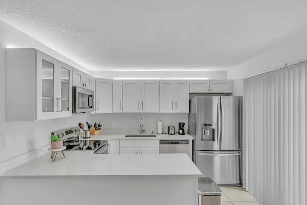 2228 White Pine Circle #A, Greenacres, FL 33415