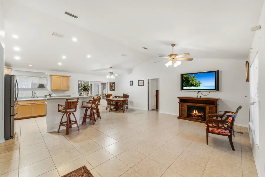 3613 Oakview Drive, Sebring, FL 33876 - #3