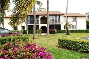 308 Knotty Pine Circle #D-1, Greenacres, FL 33463