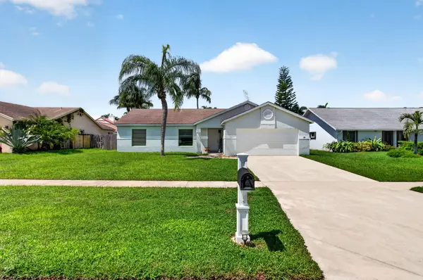 39 Cedar Circle, Boynton Beach, FL 33436