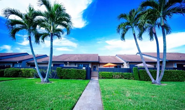 727 Sunny Pine Way #F, Greenacres, FL 33415