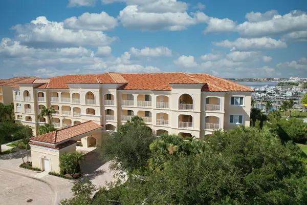 34 Harbour Isle Drive W #204, Fort Pierce, FL 34949