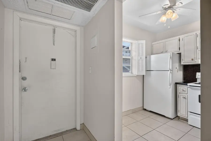 5181 W Oakland Park Boulevard #104, Lauderdale Lakes, FL 33313 - #2