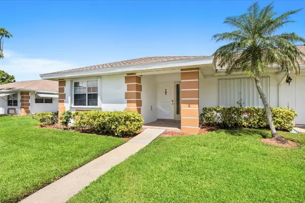 1218 S Lakes End Drive #Apt a, Fort Pierce, FL 34982