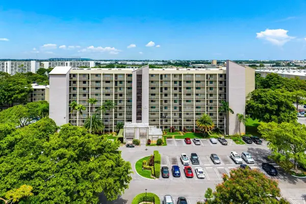 2205 S Cypress Bend Drive #103, Pompano Beach, FL 33069
