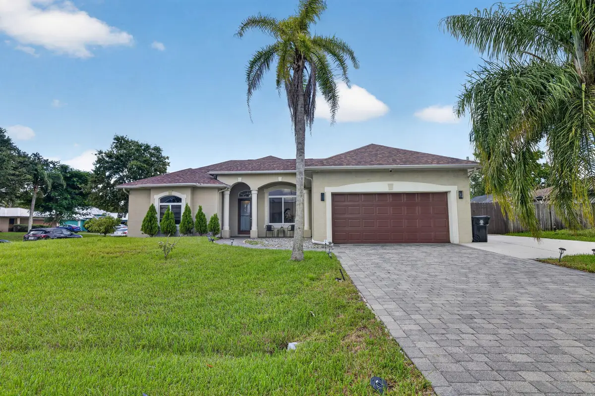 1402 SW Abingdon Avenue, Port Saint Lucie, FL 34953 - #1