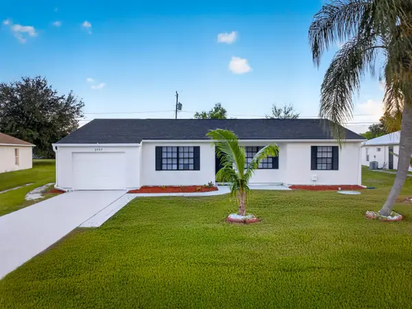 2557 SE Robin Circle, Port St Lucie, FL 34952