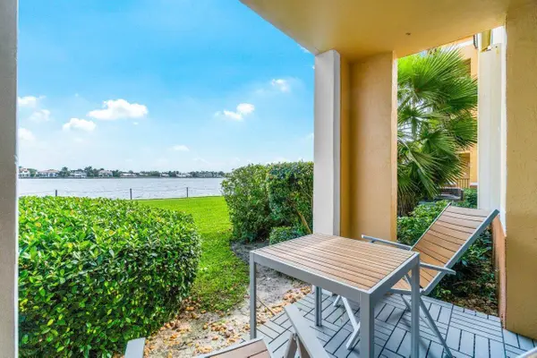 180 Yacht Club Way #102, Hypoluxo, FL 33462