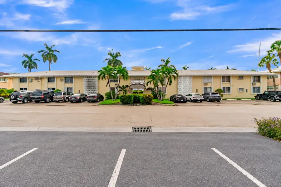 2840 NE 33rd Court #2, Fort Lauderdale, FL 33306 - #3