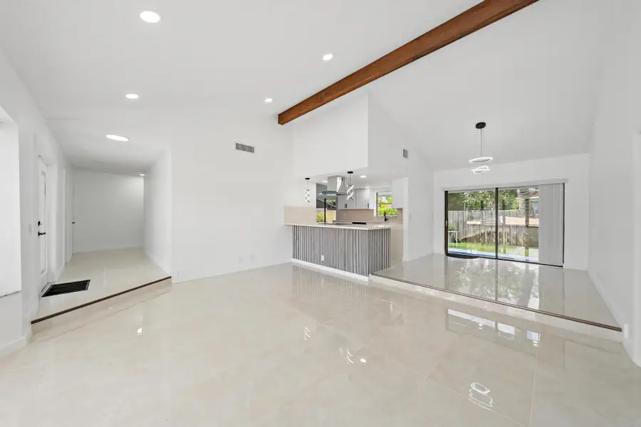 1633 Woods Bend Road, West Palm Beach, FL 33406 - #2