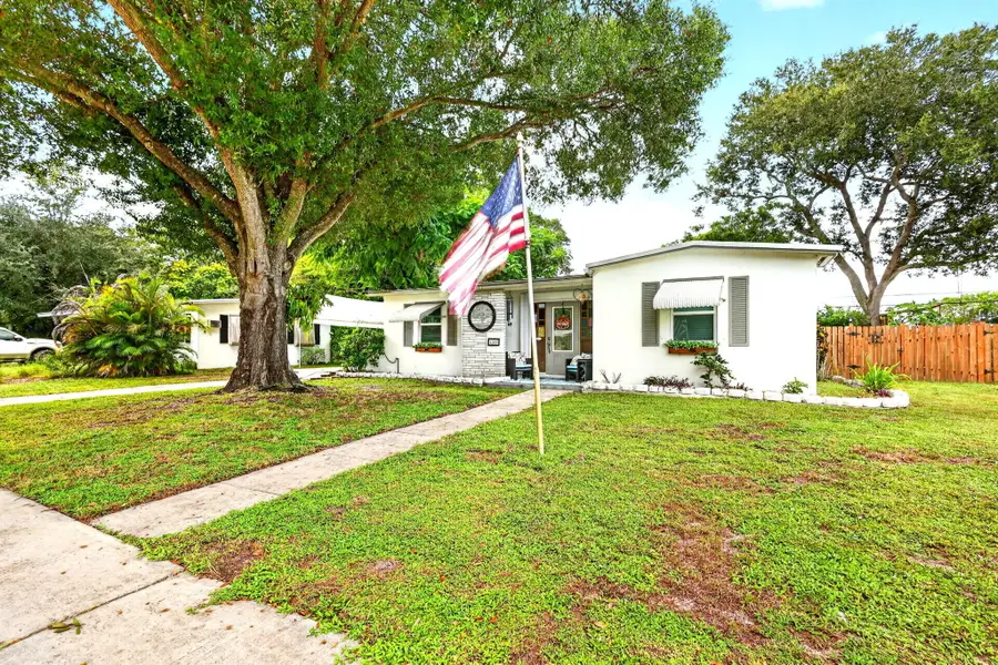 185 SE Serenata Court, Port Saint Lucie, FL 34983 - #3