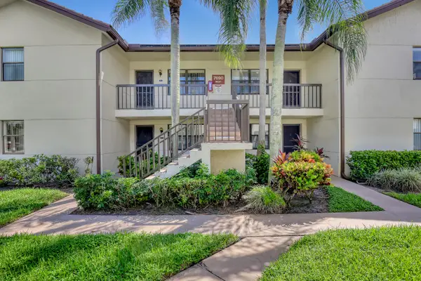 7690 Tahiti Lane #202, Lake Worth, FL 33467
