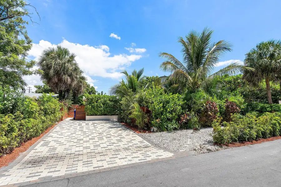 2041 NE 30th Street, Fort Lauderdale, FL 33306 - #2