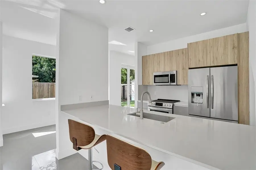 815 NE 17th Avenue #5, Fort Lauderdale, FL 33304 - #3