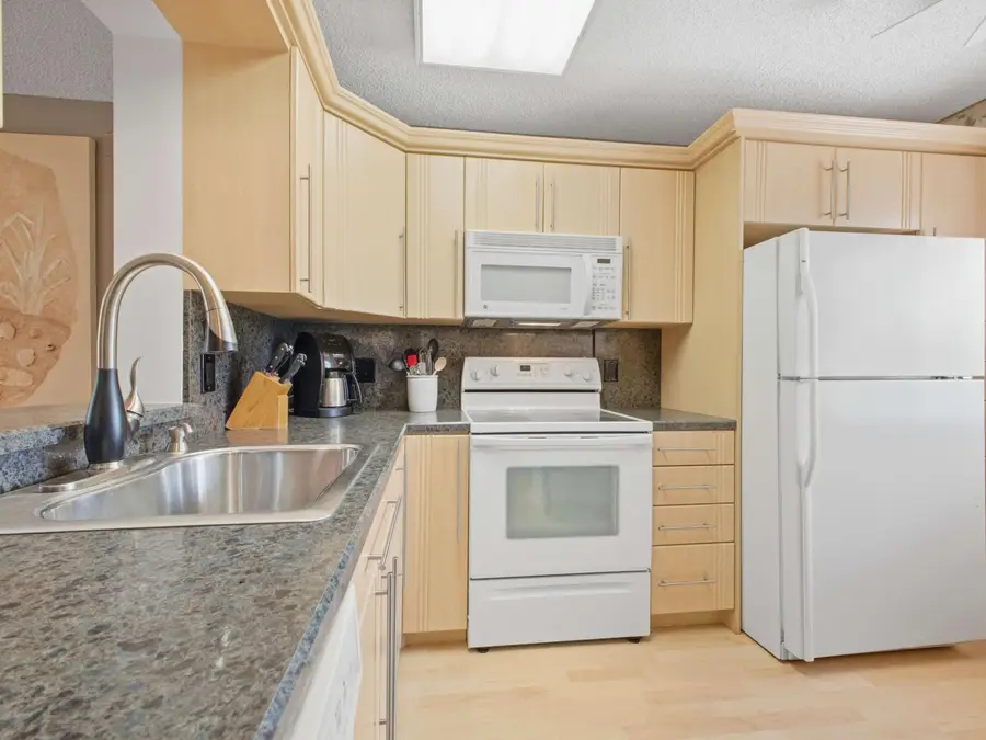 7145 Huntington Lane #205, Delray Beach, FL 33446 - #3