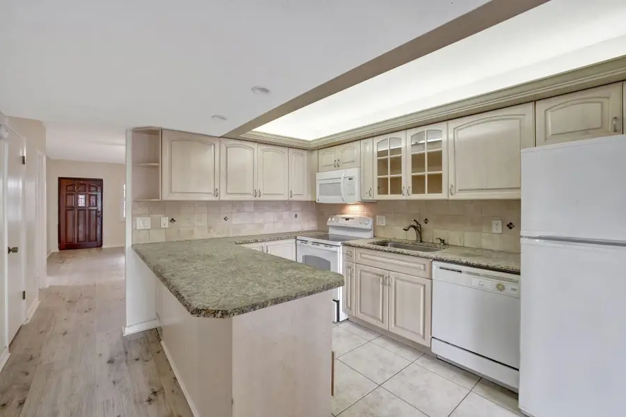 917 NE 16th Avenue #7, Fort Lauderdale, FL 33304 - #3