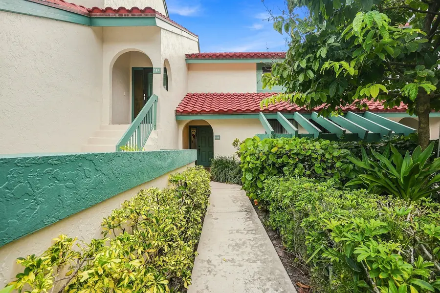 11 Lexington Lane E #B, Palm Beach Gardens, FL 33418 - #2