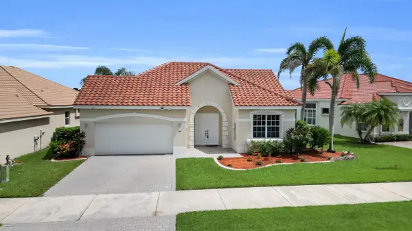 694 SW Lake Charles Circle, Port St Lucie, FL 34986