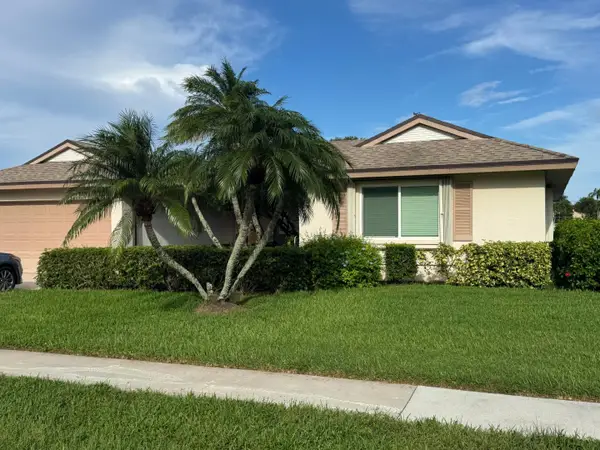 10548 Greentrail Drive S, Boynton Beach, FL 33436