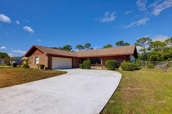543 SE Greenway Terrace, Port St Lucie, FL 34983