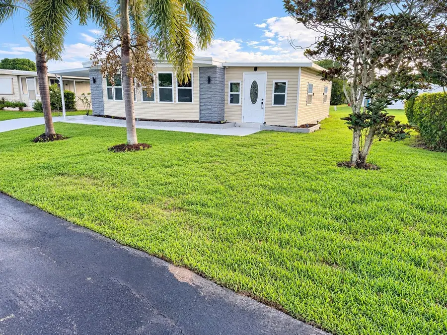 8572 Crown Drive, Boynton Beach, FL 33436 - #2