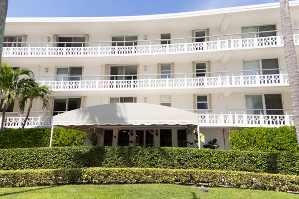 139 Sunrise Avenue #107, Palm Beach, FL 33480