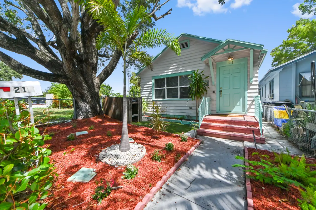 218 N H Street, Lake Worth Beach, FL 33460 - #1