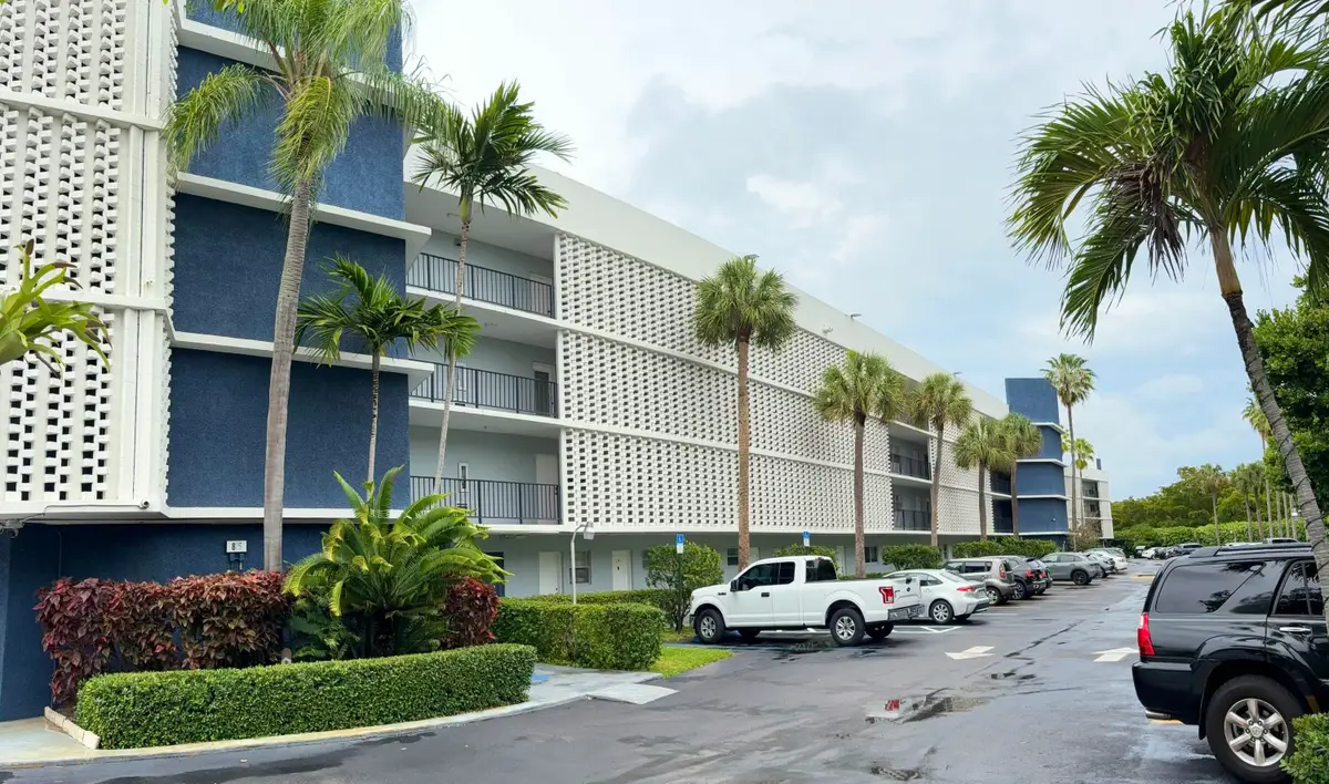 879 NE 195th Street #Apt 227, Miami, FL 33179 - #1