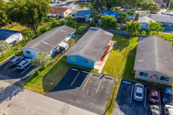 320 SW 10th Terrace, Hallandale Beach, FL 33009