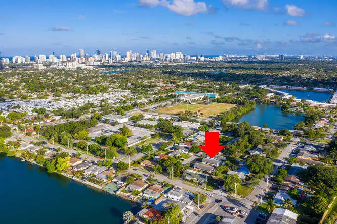 320 SW 10th Terrace, Hallandale Beach, FL 33009 - #2