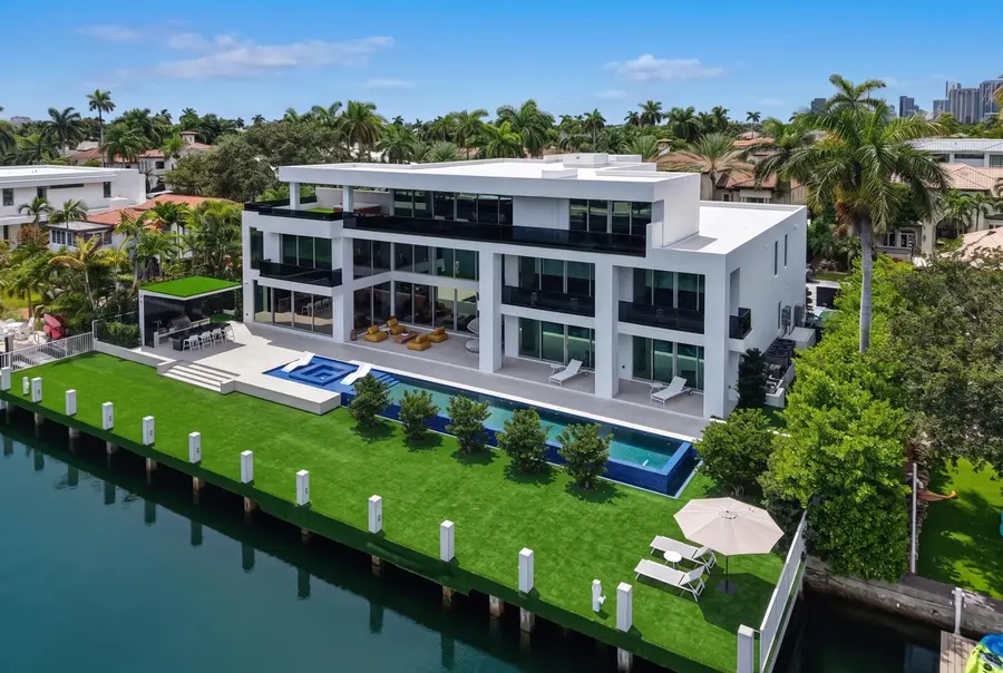 414 Royal Plaza Drive, Fort Lauderdale, FL 33301 - #2