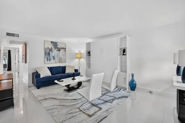 1061 Exeter D, Boca Raton, FL 33434