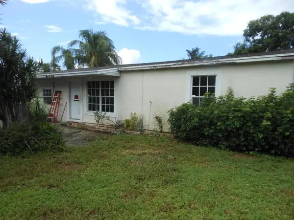 2829 Shawnee Road, West Palm Beach, FL 33406
