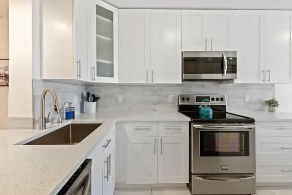 5380 Cedar Lake Drive #304, Boynton Beach, FL 33437
