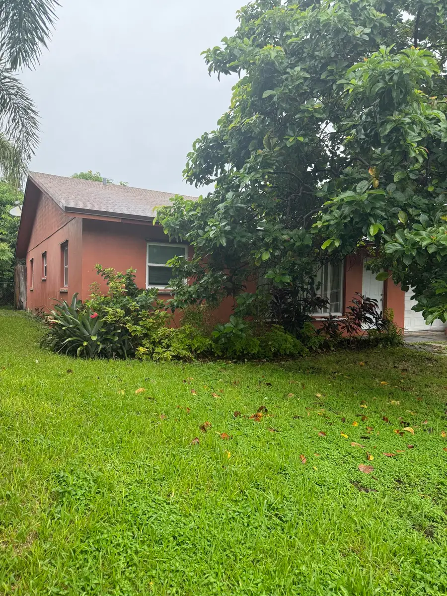 433 SW 10th Avenue, Boynton Beach, FL 33435 - #2