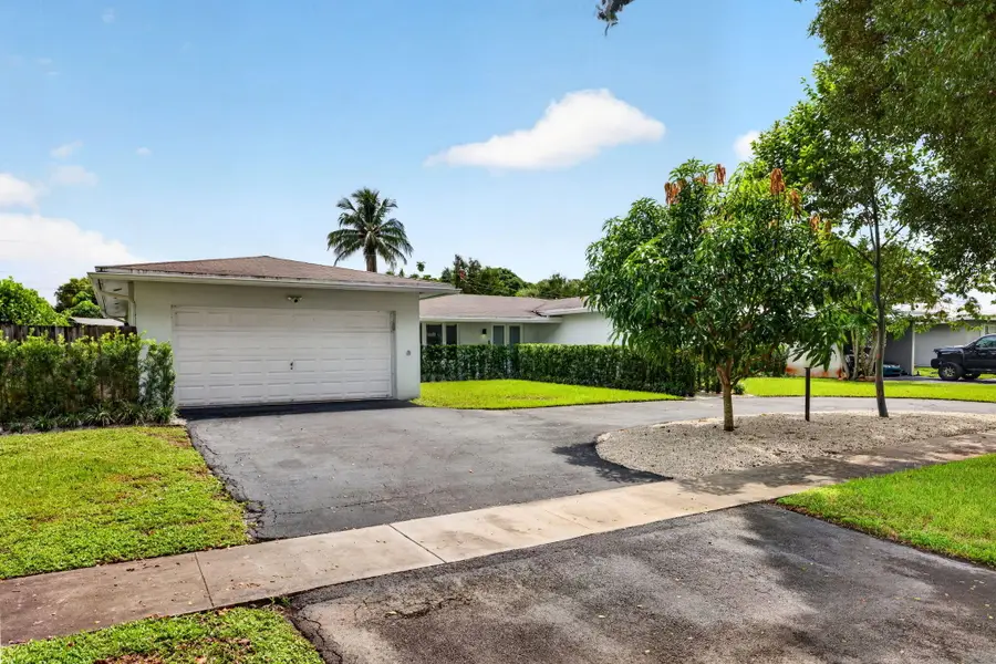410 SW 55th Terrace, Plantation, FL 33317 - #2