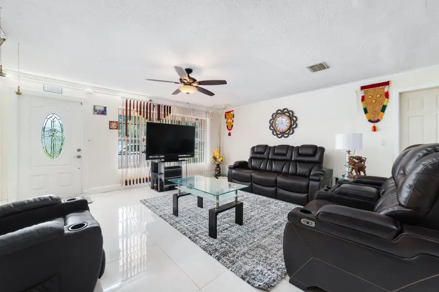 6635 Hope Street, Hollywood, FL 33024 - #2