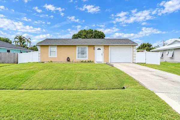420 SW Parish Terrace, Port St Lucie, FL 34984