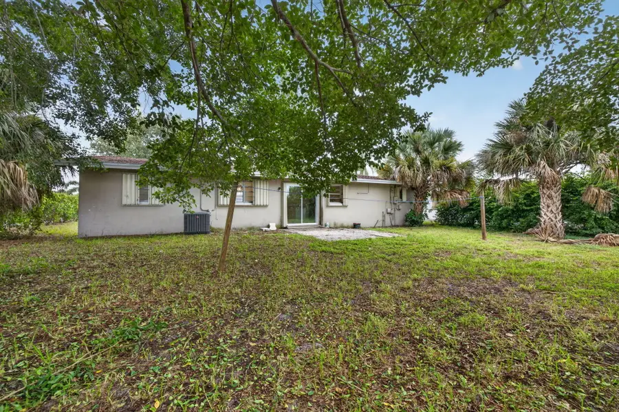 913 NW 10th Terrace, Stuart, FL 34994 - #3