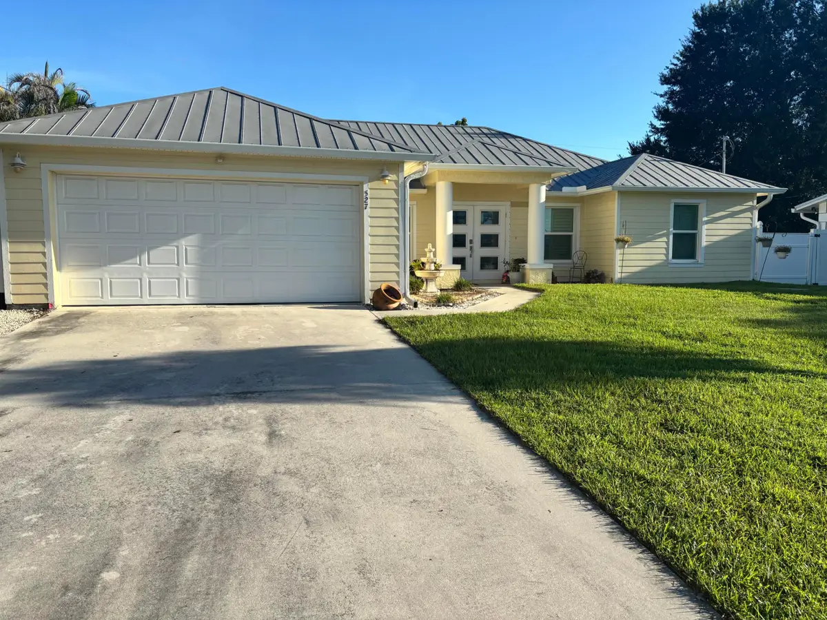 527 NW Avon Avenue, Port Saint Lucie, FL 34983 - #1