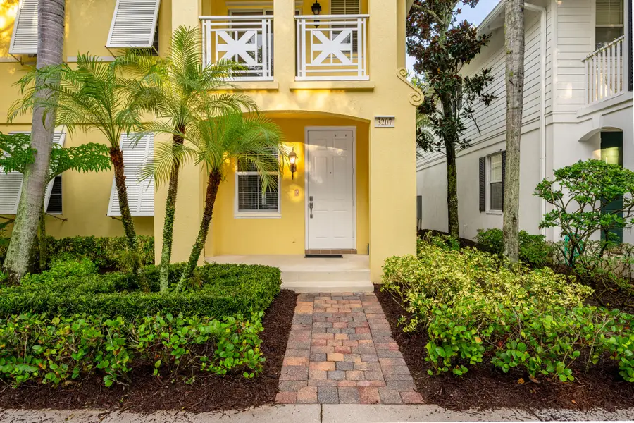 3207 E Community Drive E, Jupiter, FL 33458 - #2