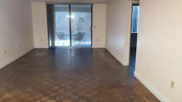 1400 Saint Charles Place #608, Pembroke Pines, FL 33026