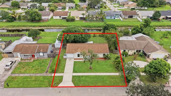 5141 Saint John Avenue N, Boynton Beach, FL 33472