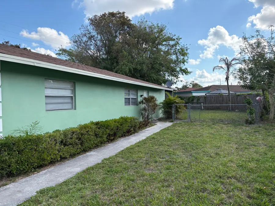 5954 Bahama Court, West Palm Beach, FL 33407 - #2