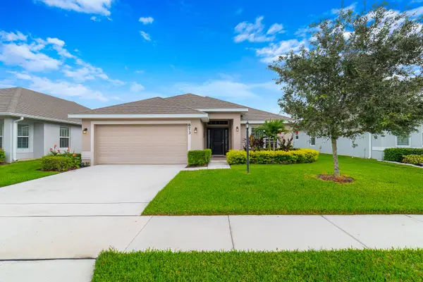 873 NE Whistling Duck Way, Port St Lucie, FL 34983