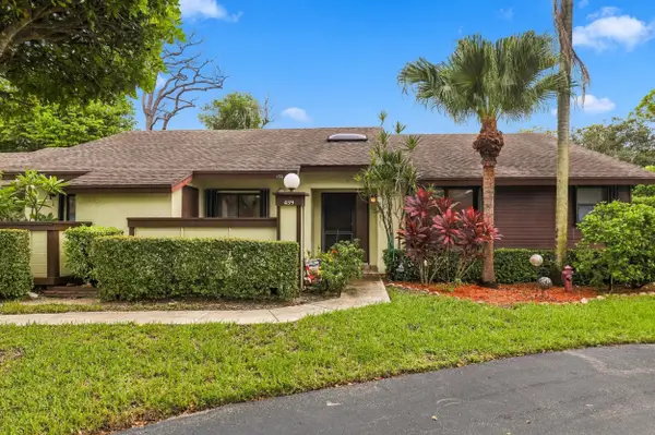 459 Knollwood Court #459, Royal Palm Beach, FL 33411